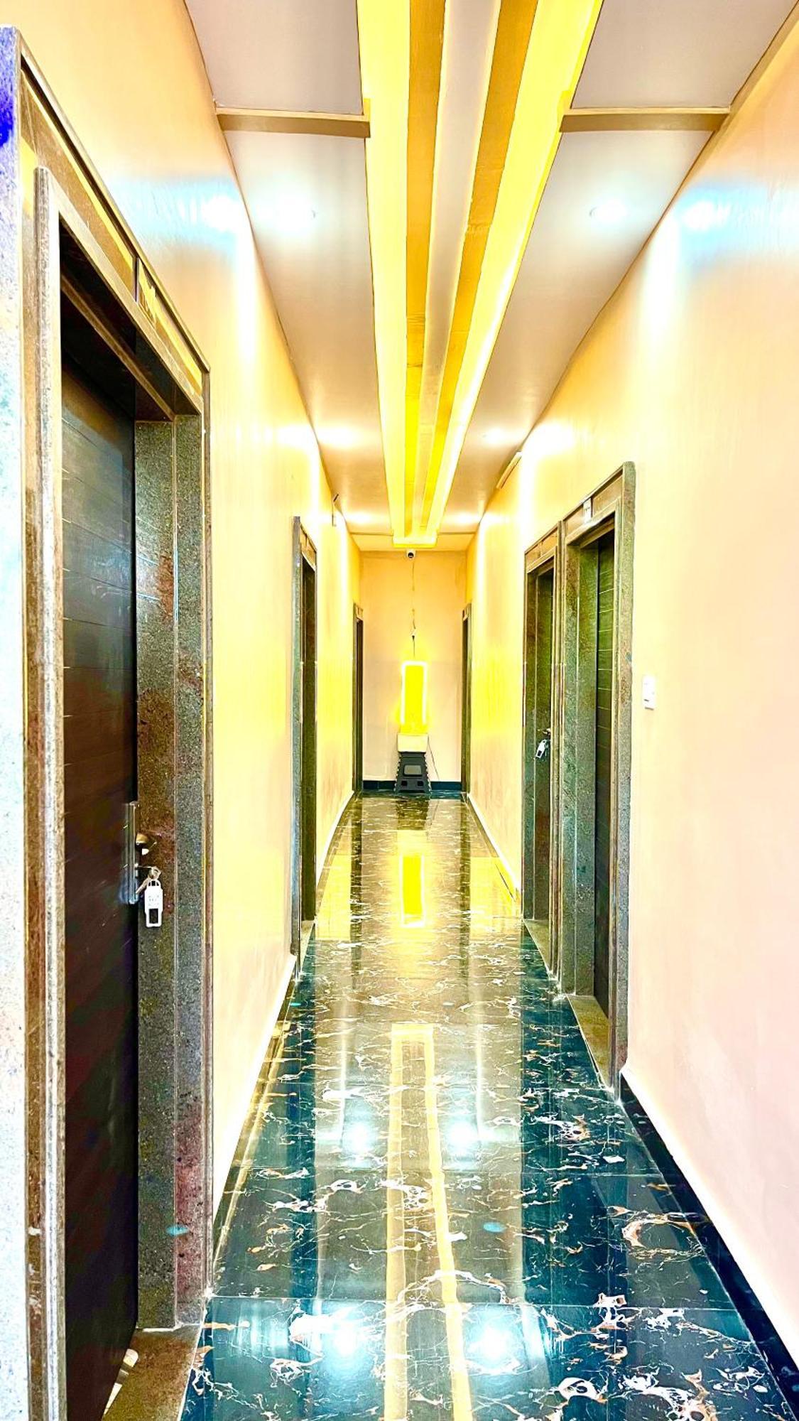 Shree Laxmi Palace オルチャ エクステリア 写真